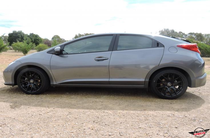 HONDA CIVIC 5 STUD GLOSS BLACK